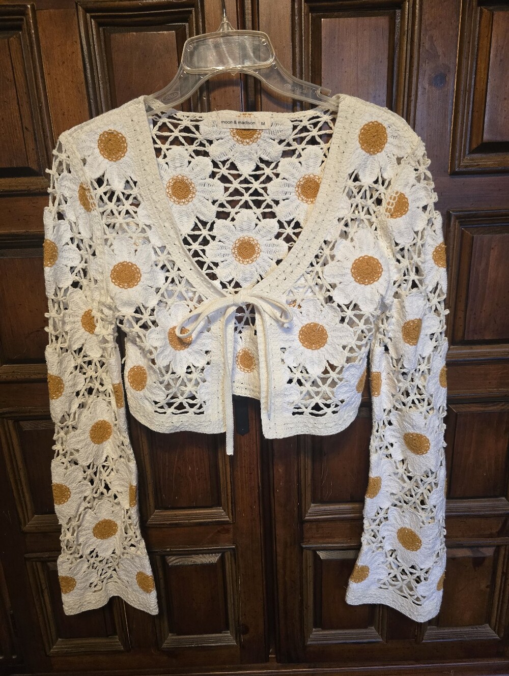 Moon & Madison Cardigan Women's M Crochet Bolero Sweater Floral Daisy Crop